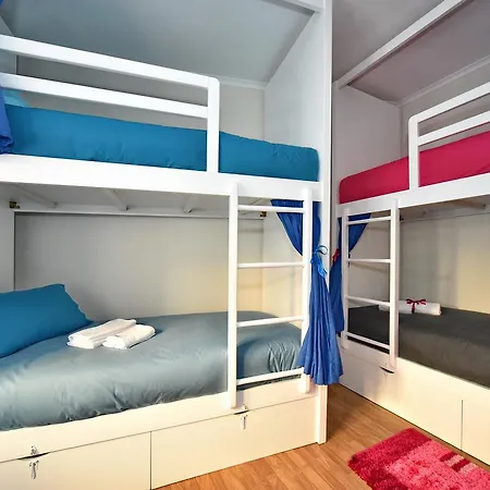 Train Hostel Lisbon